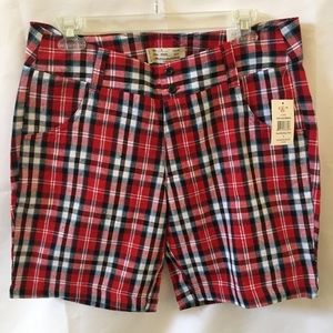 SIZE 8 RED PLAID BERMUDA SHORTS COTTON POLY